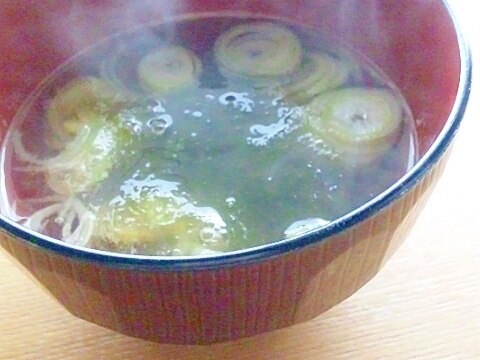 とろろ昆布と長ネギの簡単　お吸い物